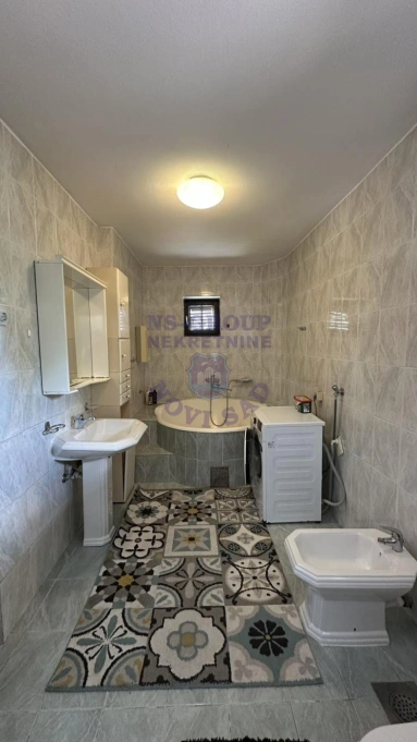 Kuća na prodaju Novi Sad 197m2, 17285