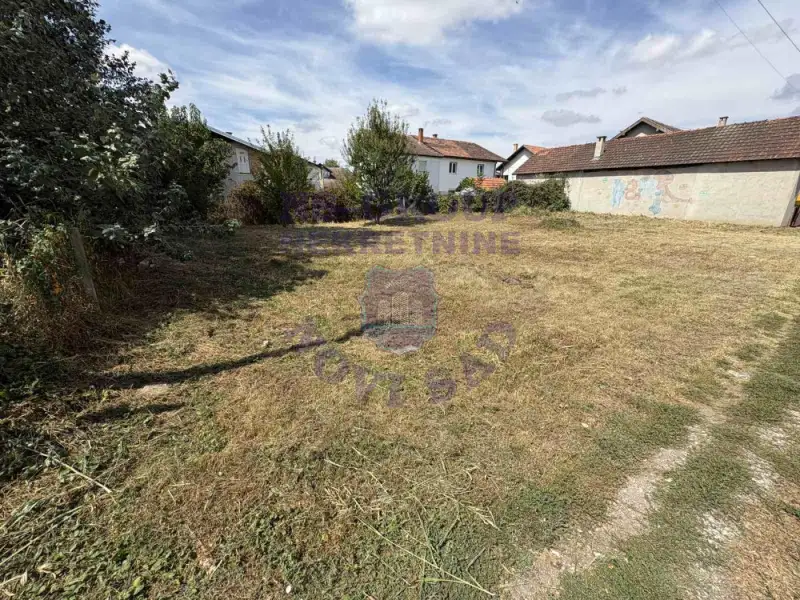 Plac na prodaju Novi Sad 555m2, 576684