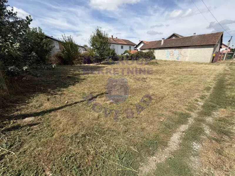 Plac na prodaju Novi Sad 555m2, 576684