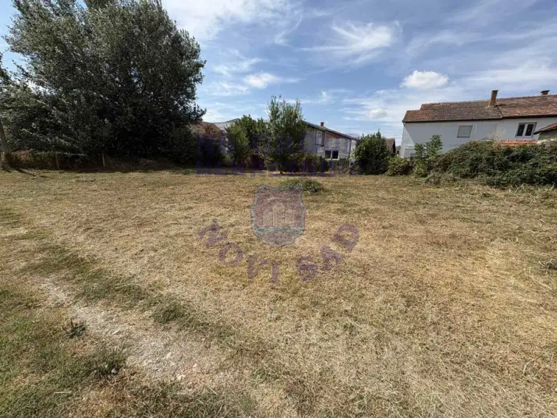 Plac na prodaju Novi Sad 555m2, 576684