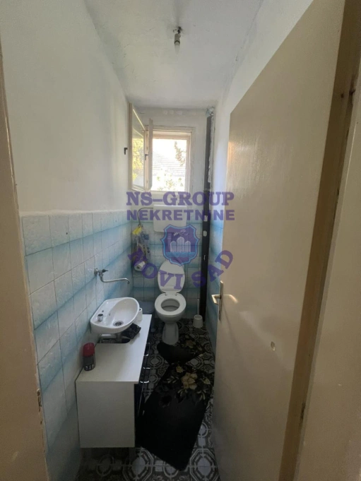 Kuća na prodaju Kać 450m2, 576880