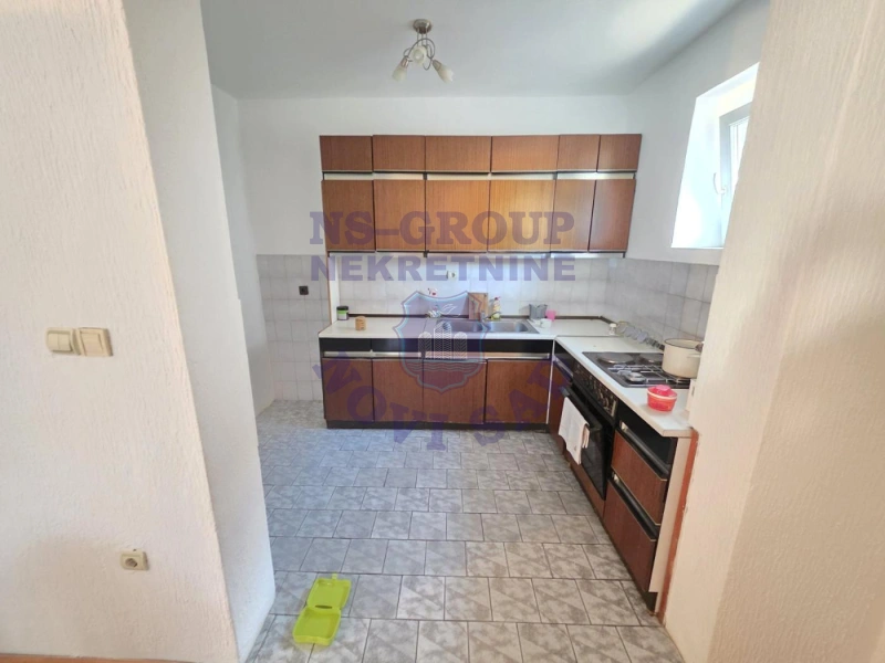 Kuća na prodaju Kać 326m2, 576918