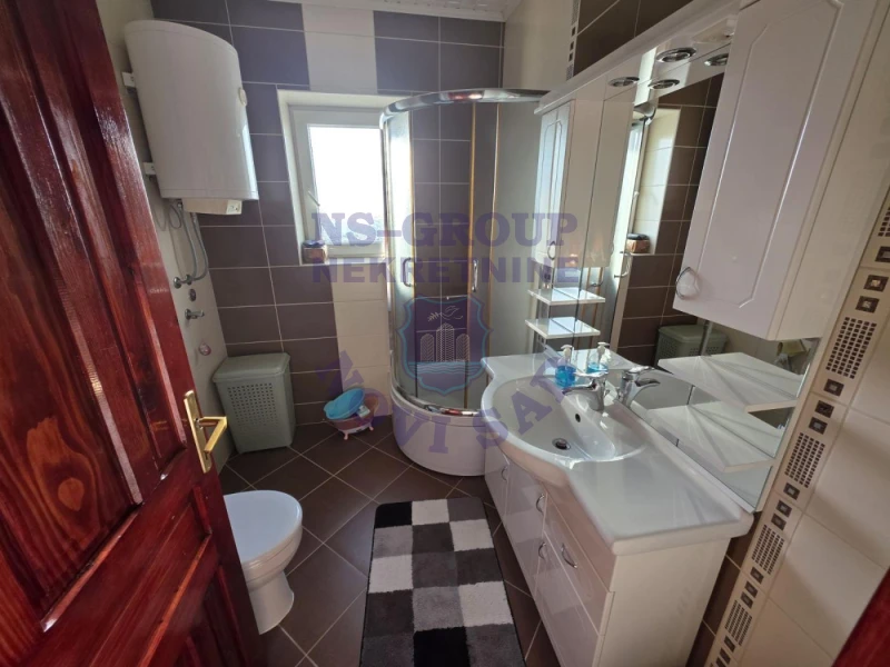 Kuća na prodaju Kać 326m2, 576918