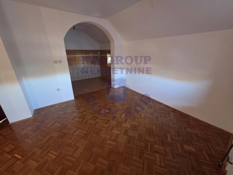 Kuća na prodaju Kać 326m2, 576918