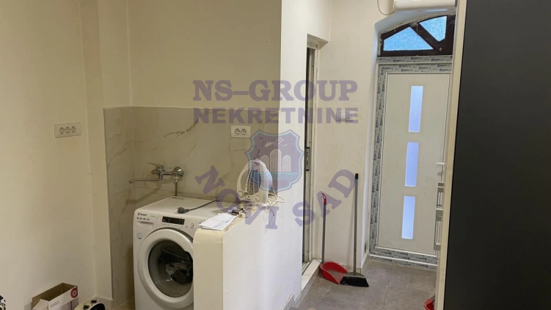 Stan na prodaju Petrovaradin 12m2, 576915