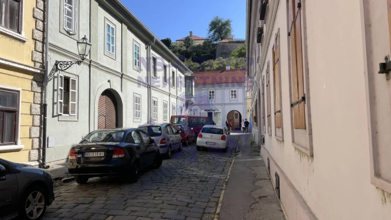 Stan na prodaju Petrovaradin 12m2, 576915