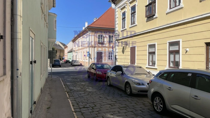Stan na prodaju Petrovaradin 12m2, 576915