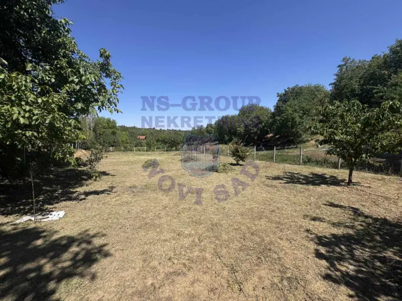 Plac na prodaju Sremski Karlovci 860m2, 575569