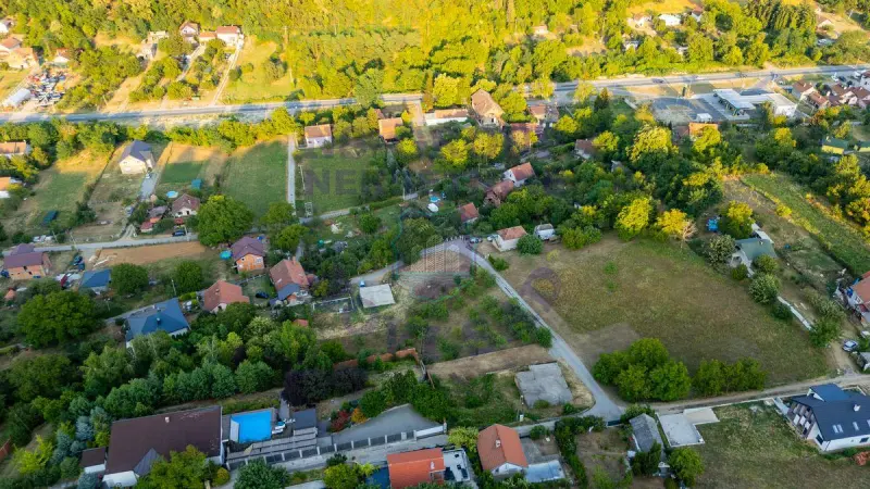 Plac na prodaju Sremska Kamenica 1670m2, 575710