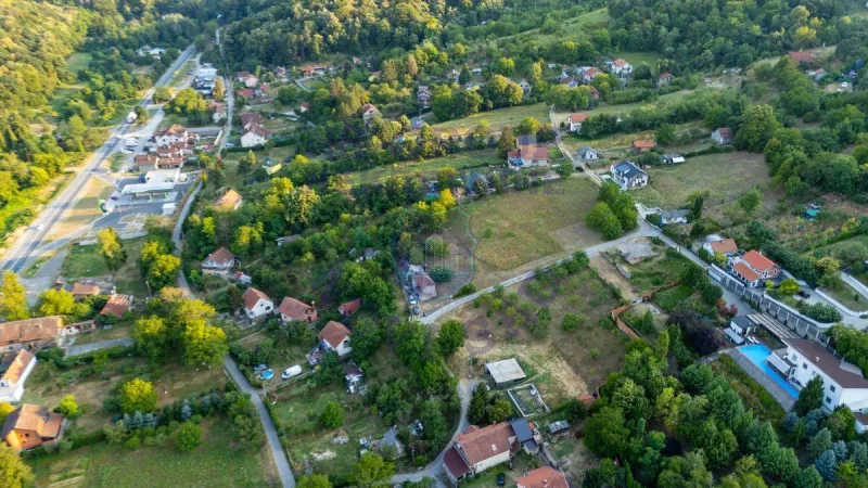 Plac na prodaju Sremska Kamenica 1670m2, 575710