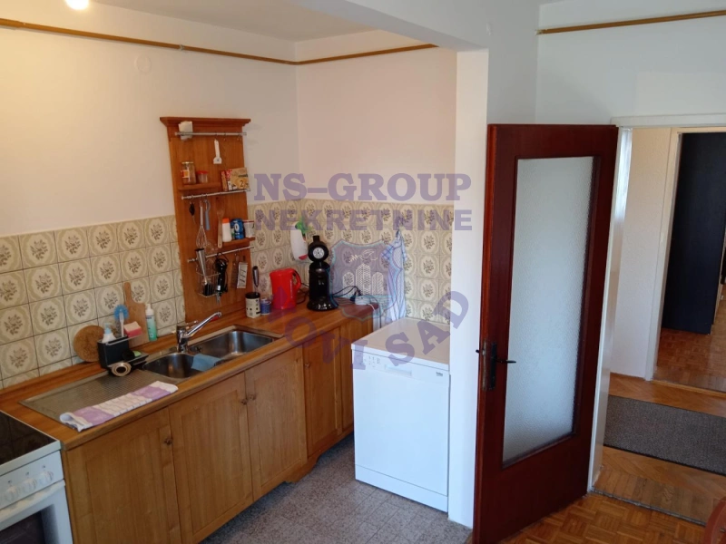 kuca na prodaju Futog 180m2 577043