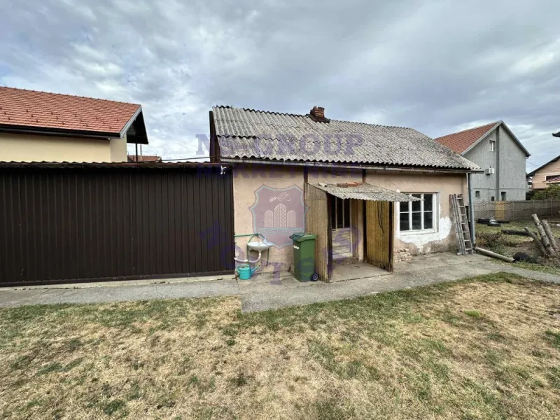 kuca na prodaju Futog 180m2 577043
