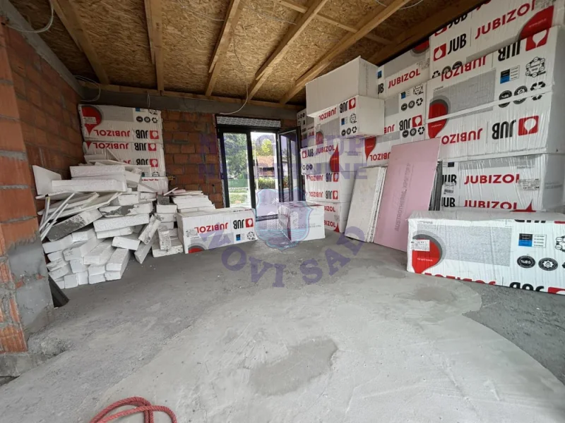 Kuća na prodaju Sremska Kamenica 320m2, 576752