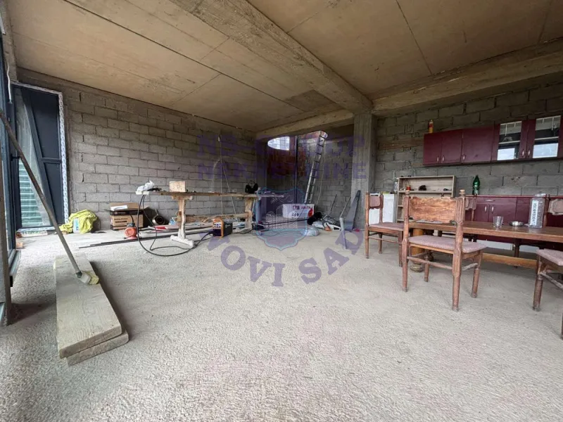kuca na prodaju Sremska Kamenica, 320m2 576752