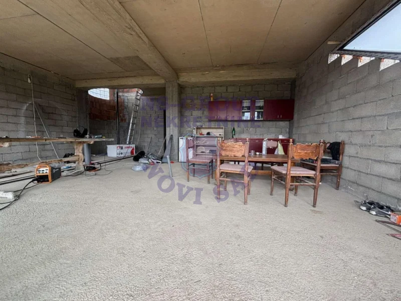 Kuća na prodaju Sremska Kamenica 320m2, 576752