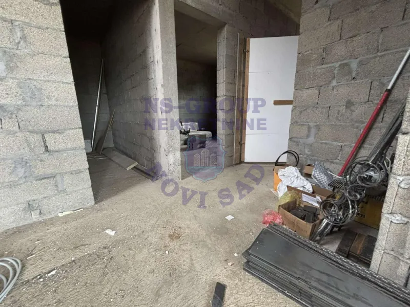Kuća na prodaju Sremska Kamenica 320m2, 576752