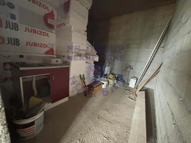 Kuća na prodaju Sremska Kamenica 320m2, 576752