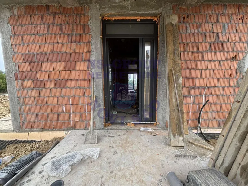 Kuća na prodaju Sremska Kamenica 320m2, 576752
