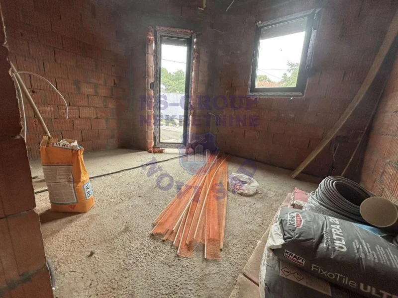 Kuća na prodaju Sremska Kamenica 320m2, 576752