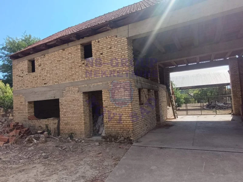 Kuća na prodaju Bački Petrovac 282m2, 577081