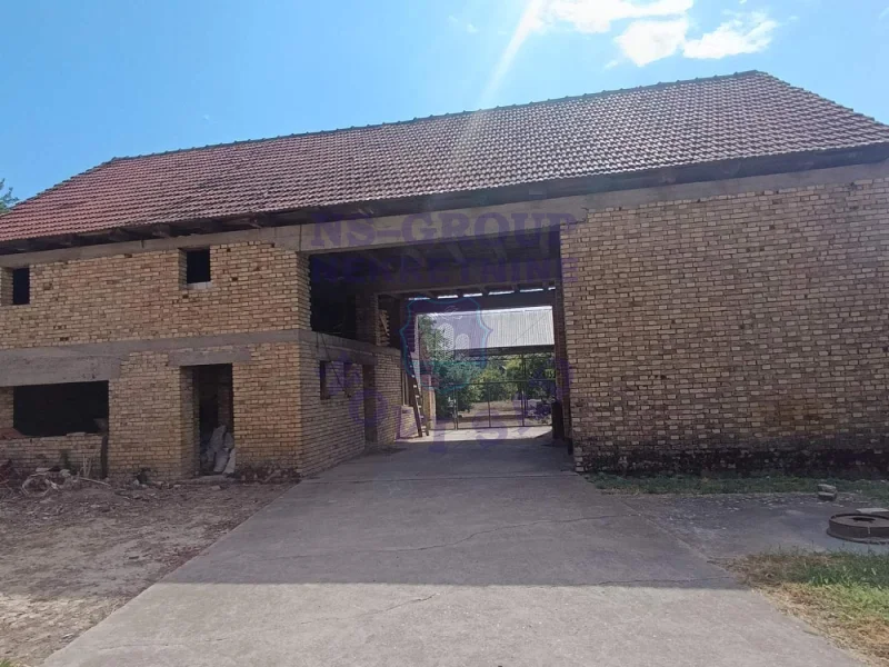 Kuća na prodaju Bački Petrovac 282m2, 577081