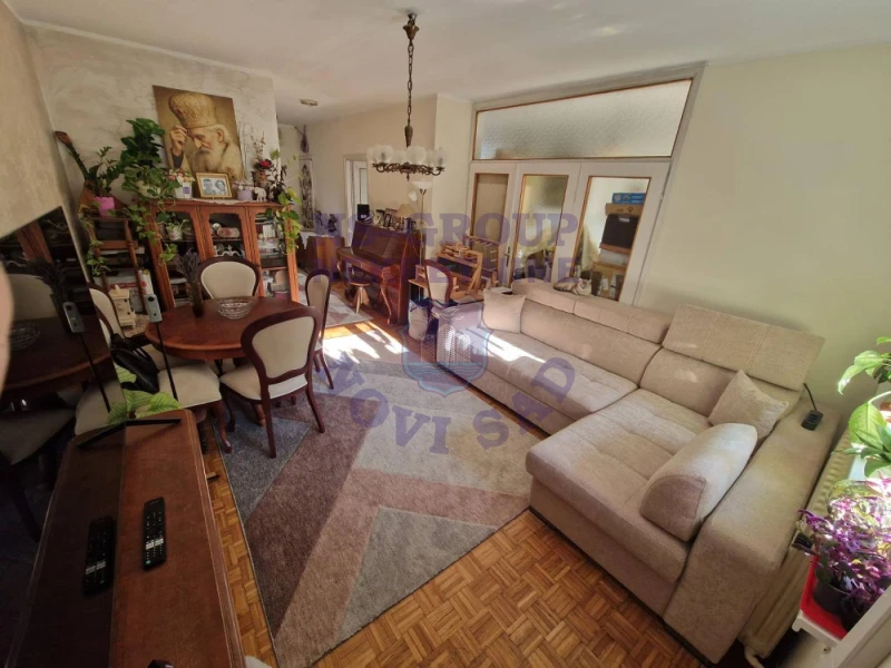 stan na prodaju Novi Sad, 66m2 577115