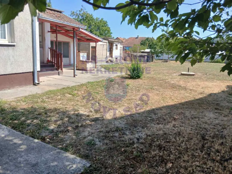 kuca na prodaju Kać 78m2 577062