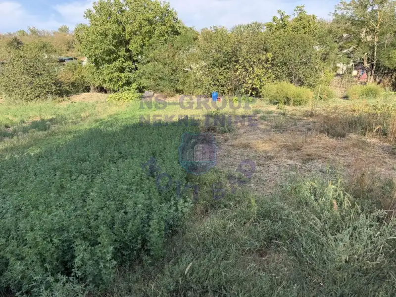 plac na prodaju Krušedol, 824m2 577176