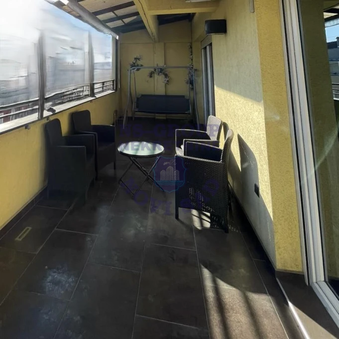 Stan na prodaju Novi Sad 310m2, 17363