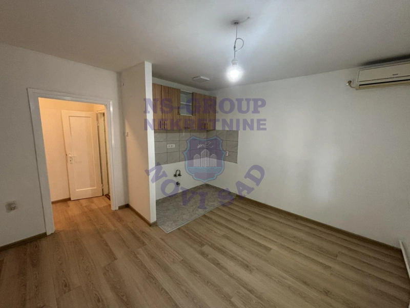 stan na prodaju Novi Sad, 33m2 577253