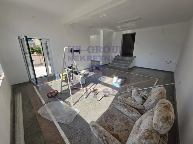 Kuća na prodaju Sremska Kamenica 550m2, 577428