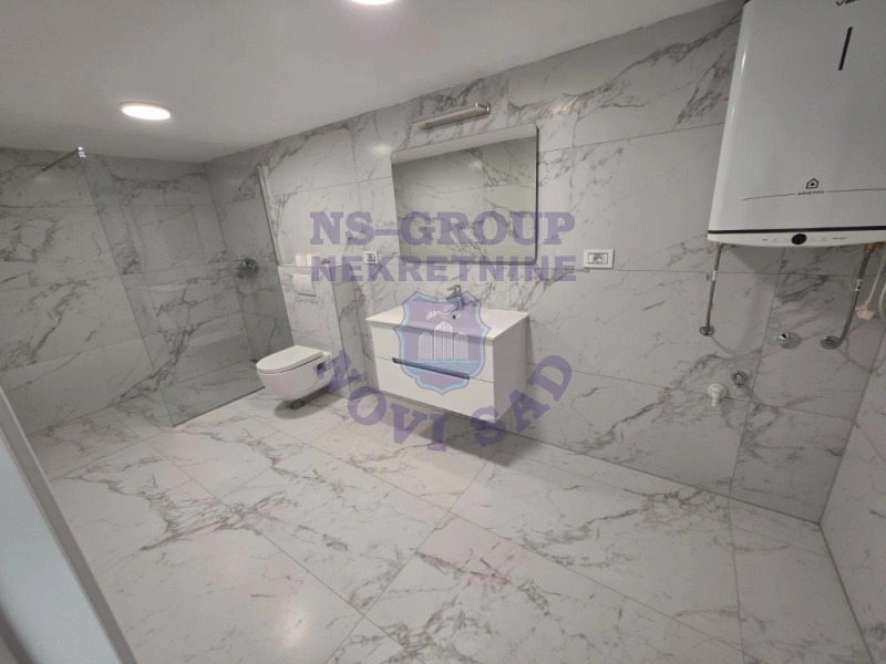 Kuća na prodaju Sremska Kamenica 550m2, 577428