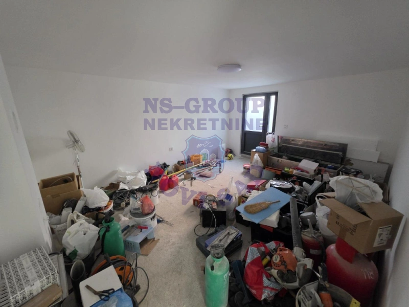 Kuća na prodaju Sremska Kamenica 550m2, 577428