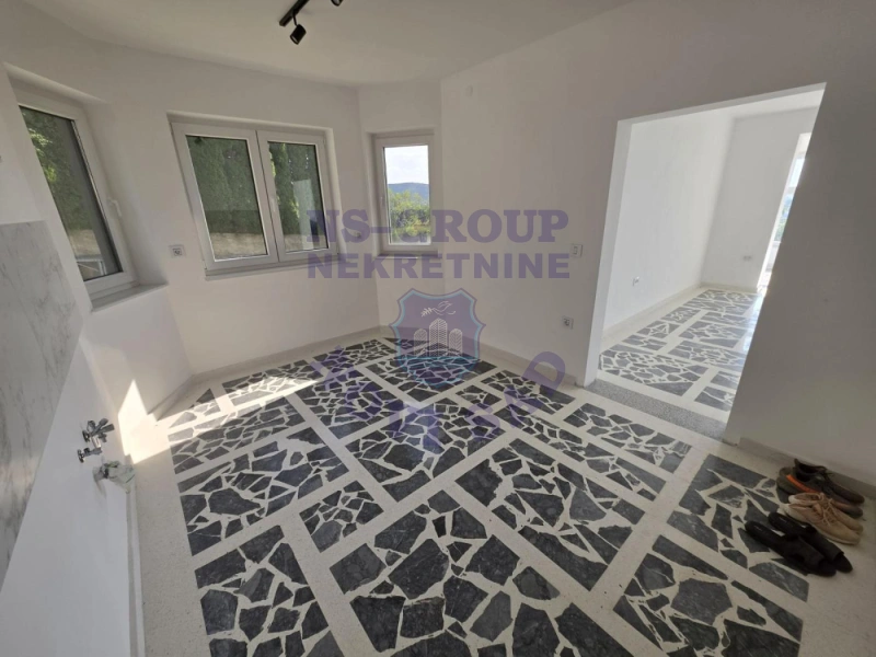 Kuća na prodaju Sremska Kamenica 550m2, 577428