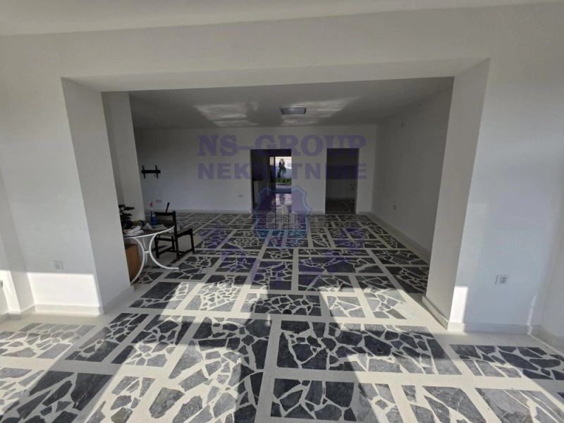 Kuća na prodaju Sremska Kamenica 550m2, 577428