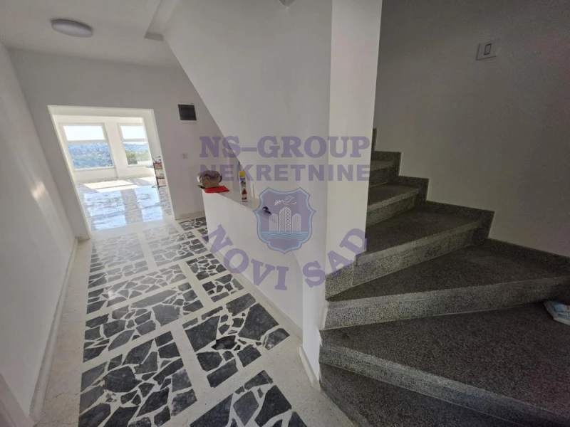 Kuća na prodaju Sremska Kamenica 550m2, 577428