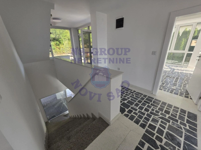 Kuća na prodaju Sremska Kamenica 550m2, 577428