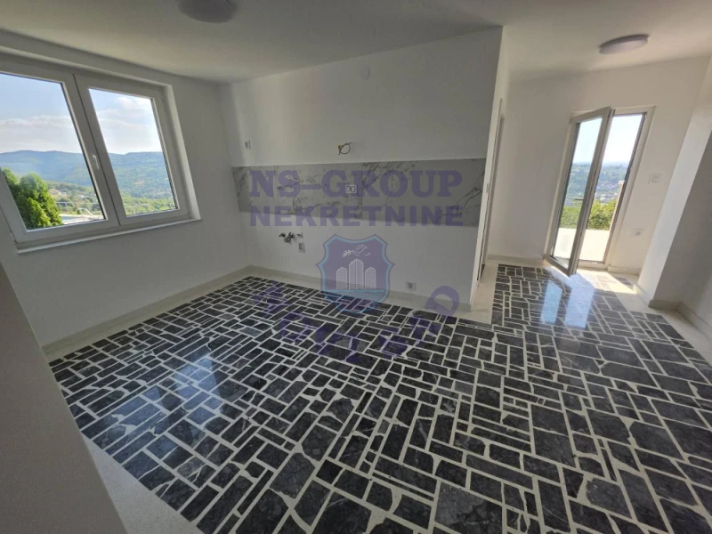 Kuća na prodaju Sremska Kamenica 550m2, 577428