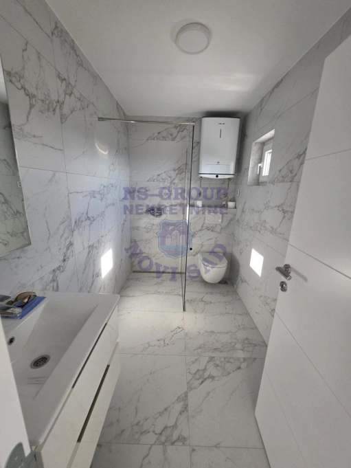 Kuća na prodaju Sremska Kamenica 550m2, 577428