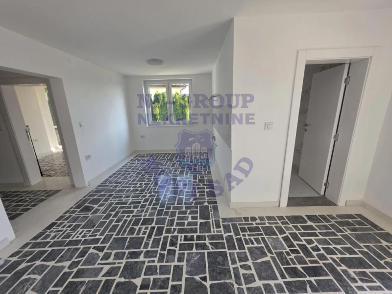 Kuća na prodaju Sremska Kamenica 550m2, 577428