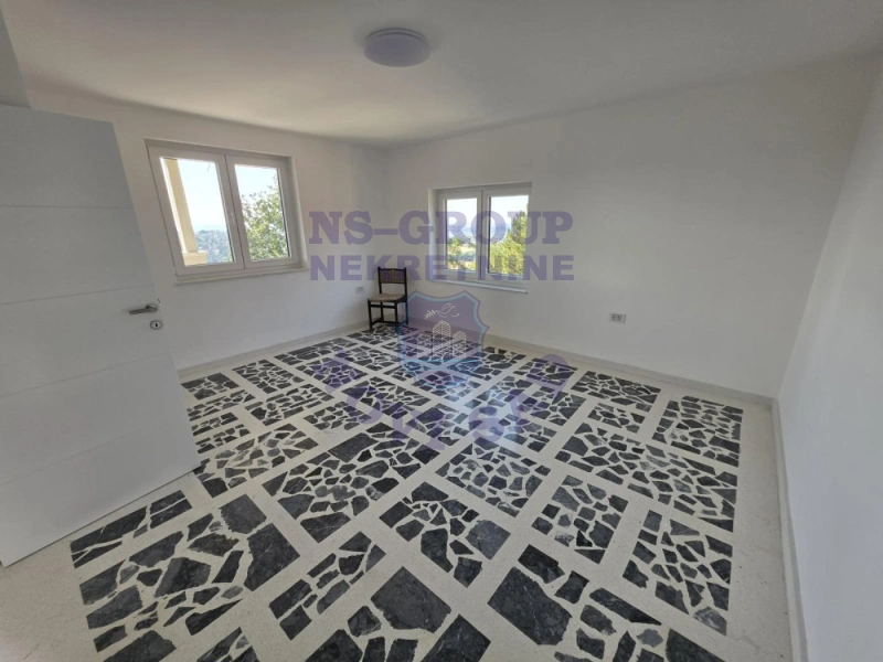 Kuća na prodaju Sremska Kamenica 550m2, 577428