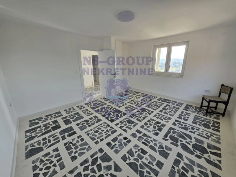 Kuća na prodaju Sremska Kamenica 550m2, 577428