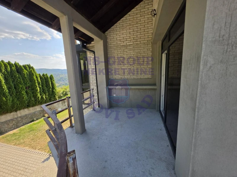 Kuća na prodaju Sremska Kamenica 550m2, 577428