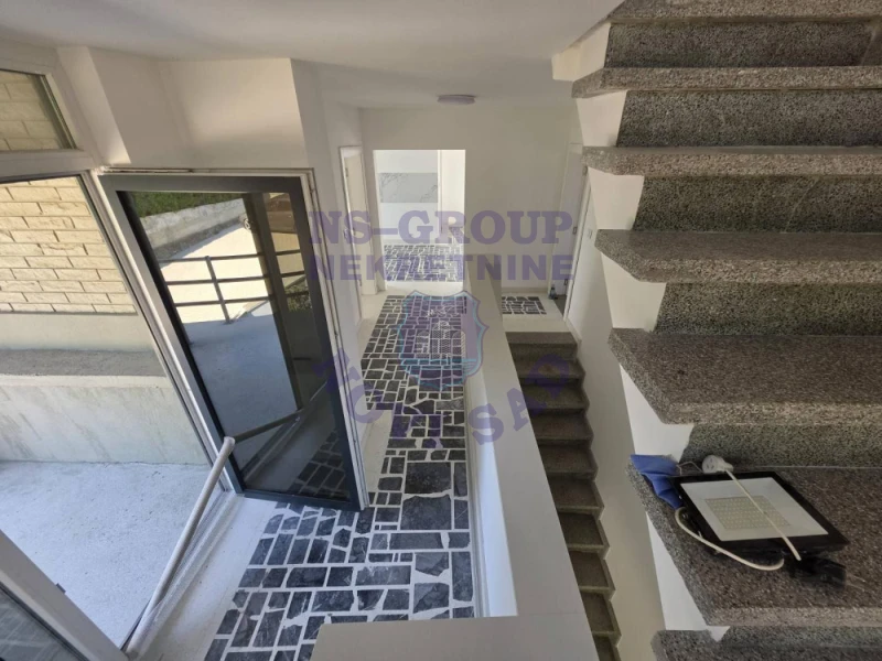 Kuća na prodaju Sremska Kamenica 550m2, 577428