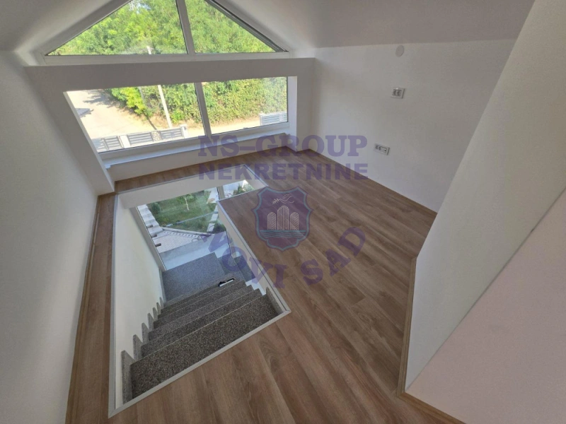 Kuća na prodaju Sremska Kamenica 550m2, 577428