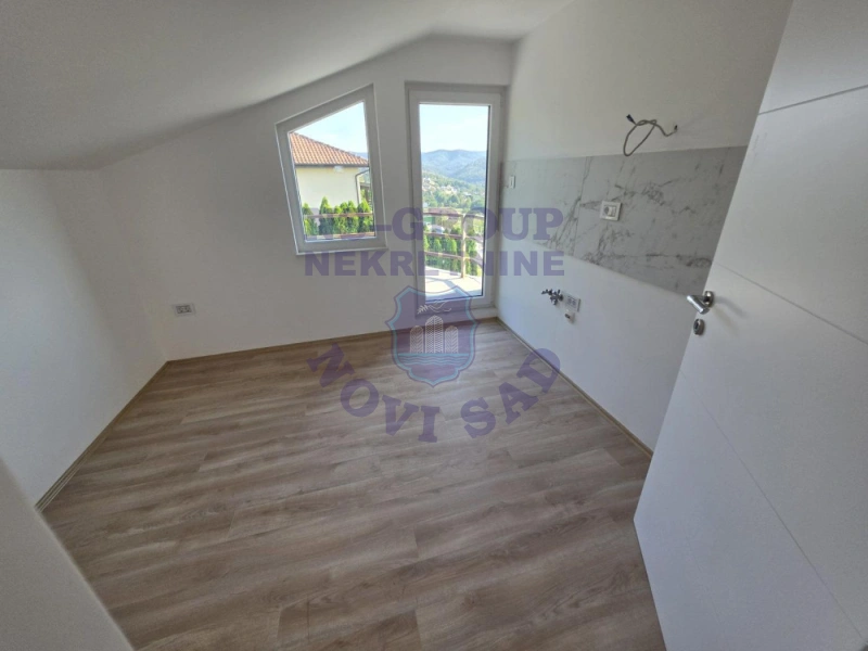 Kuća na prodaju Sremska Kamenica 550m2, 577428