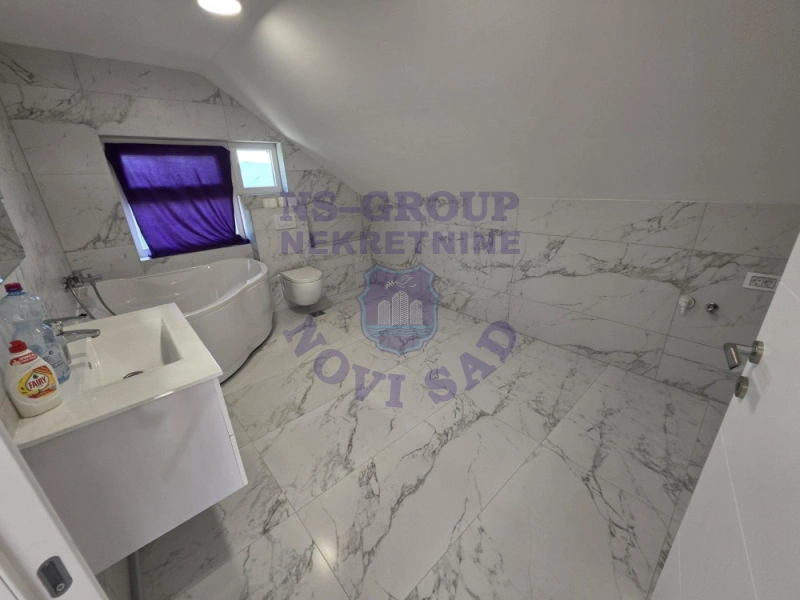 Kuća na prodaju Sremska Kamenica 550m2, 577428