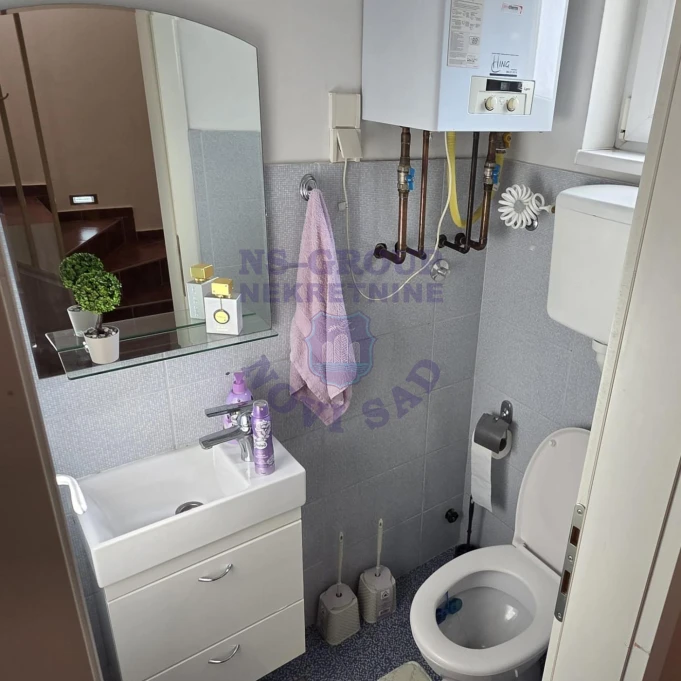 Stan na prodaju Novi Sad 70m2, 17409