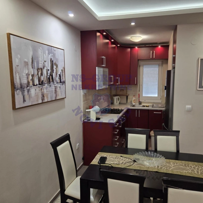 Stan na prodaju Novi Sad 70m2, 17409