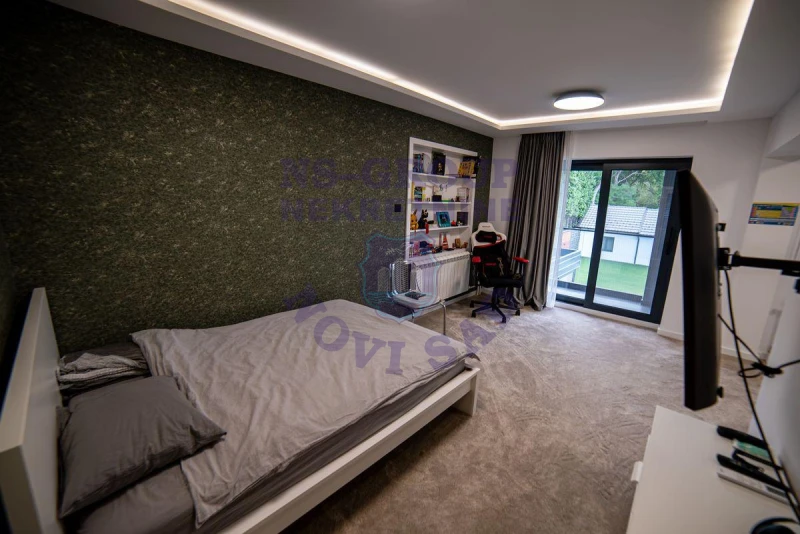 Kuća na prodaju Sremska Kamenica 456m2, 577013